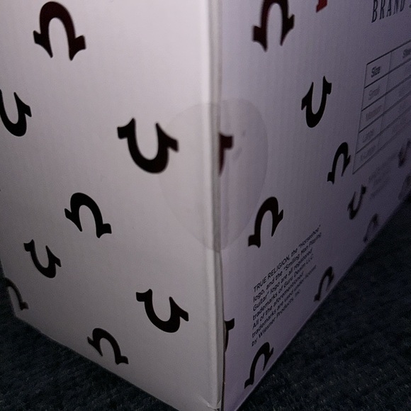 NIB-TRUE RELIGION- Denim cozy slippers size 5-6 - Picture 5 of 6